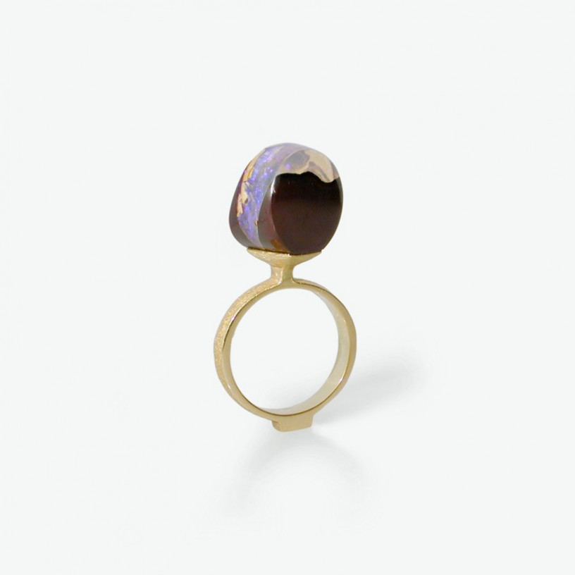 Opal ring in yellow gold 750‰