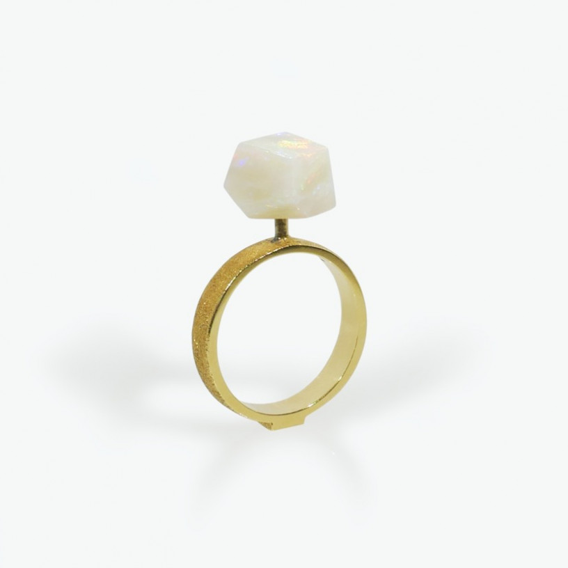 anello in oro 750‰ e opale