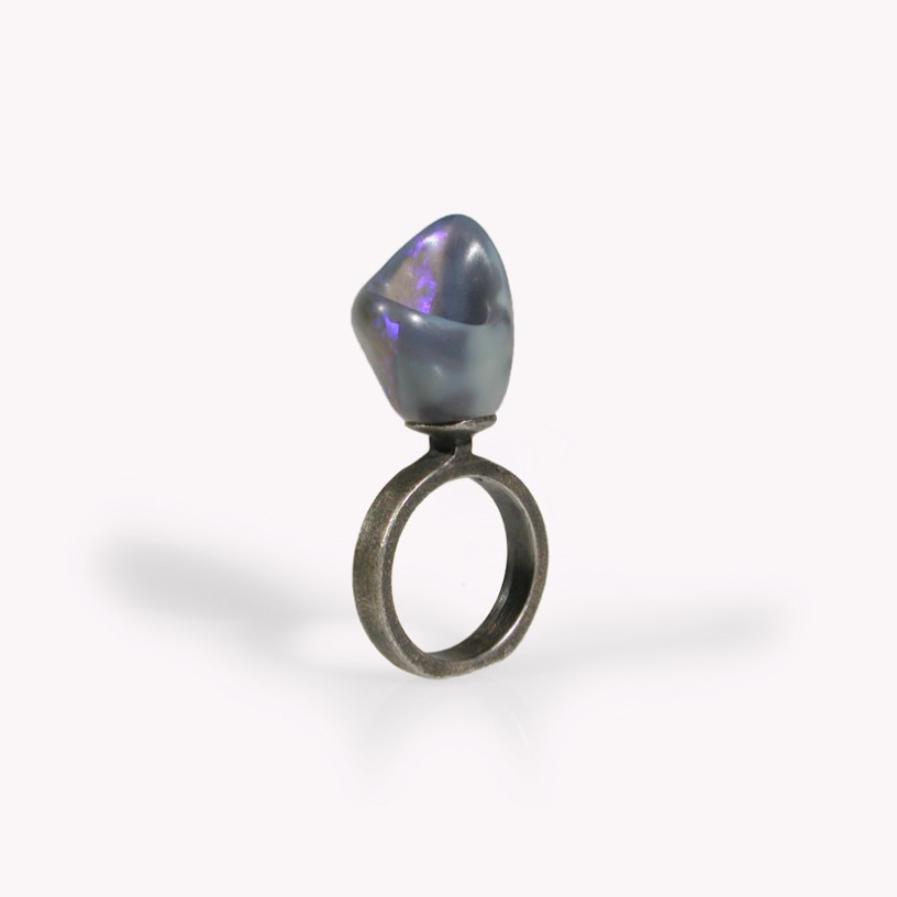 Ring in silver and black opal